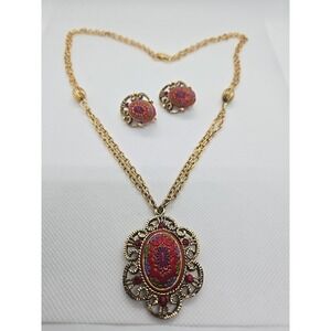 Set Of VINTAGE TARA PENDANT RED GOLD TONE  CABOCHAN  RED RHINESTONES W Clip-on S